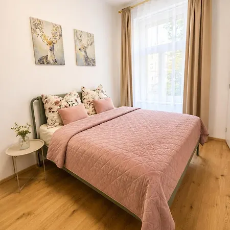 Legerova Urban Charm דירה
